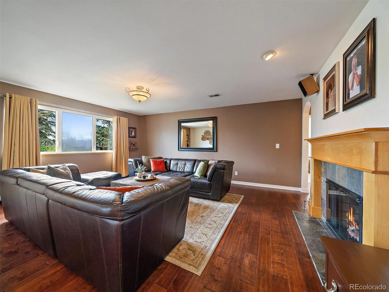 2490 S Holly Place Denver CO 80222 MLS #REC7661497 06102026191014 1600 8