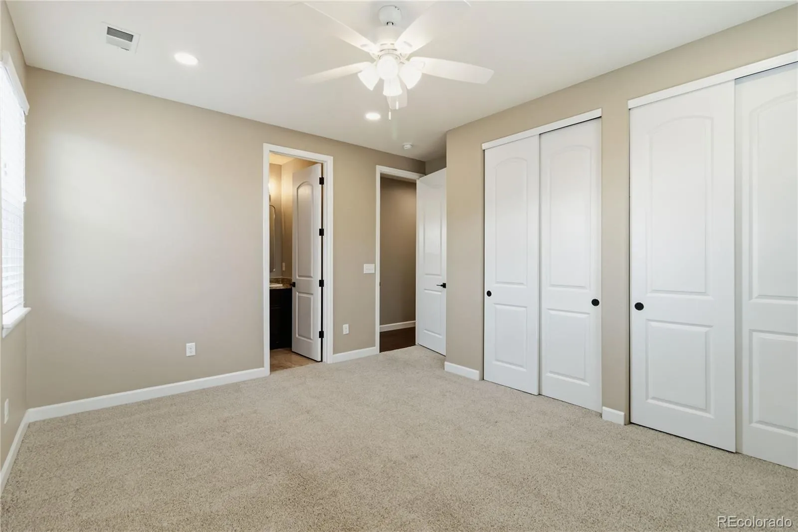 7878 S Valleyhead Way Aurora CO 80016 MLS #REC7662908 05112026152503 1600 29