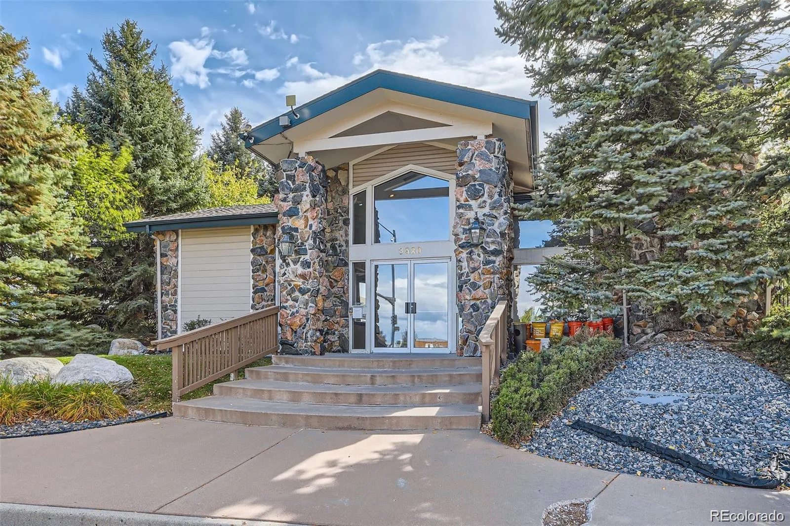 8365 Pebble Creek Way #201 Highlands Ranch CO 80126 | MLS #REC7663200 08262026021715 1600 22