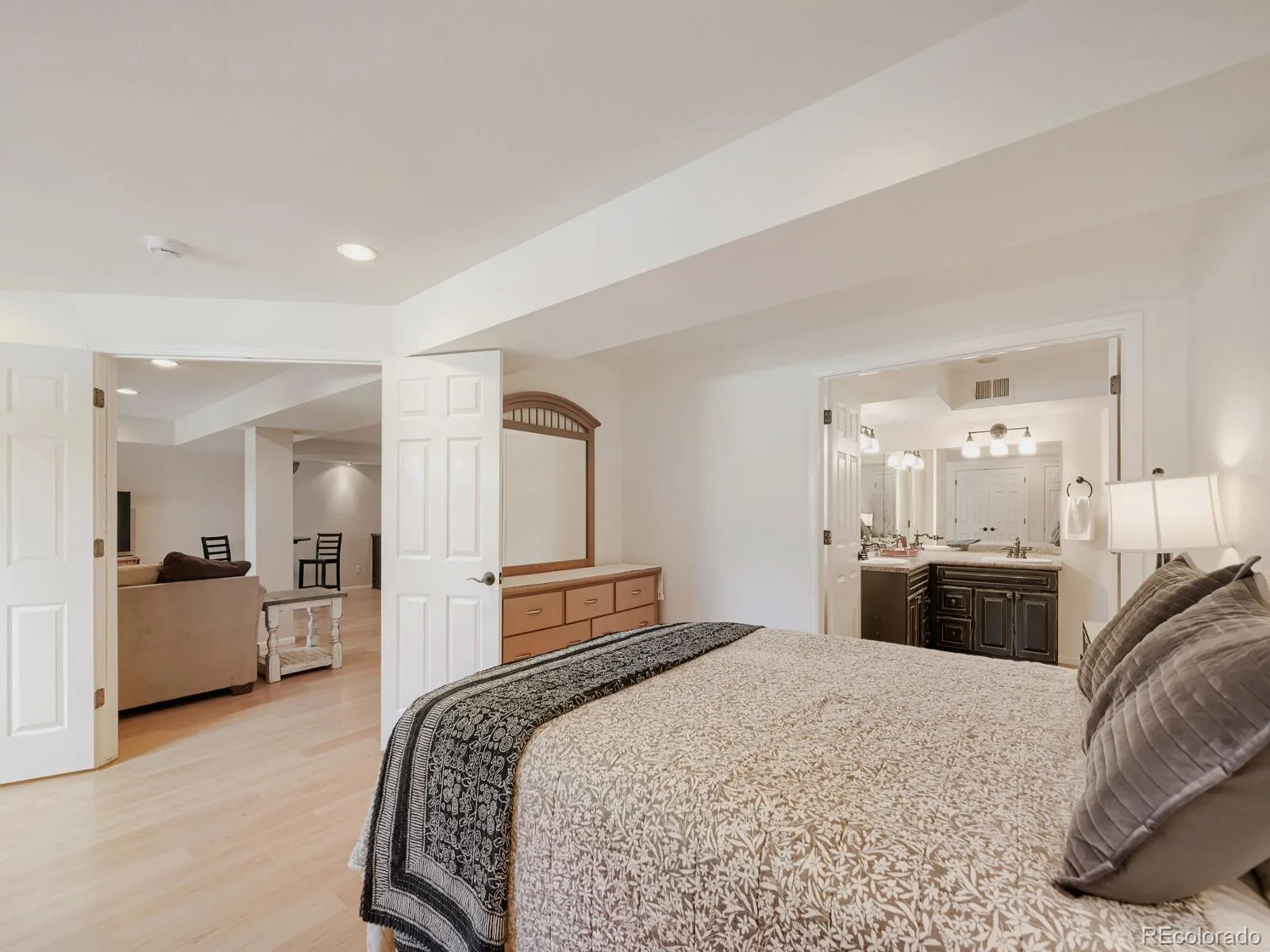 9962 S Clyde Place Littleton CO 80129 MLS #REC7665789 07032026194108 1600 36
