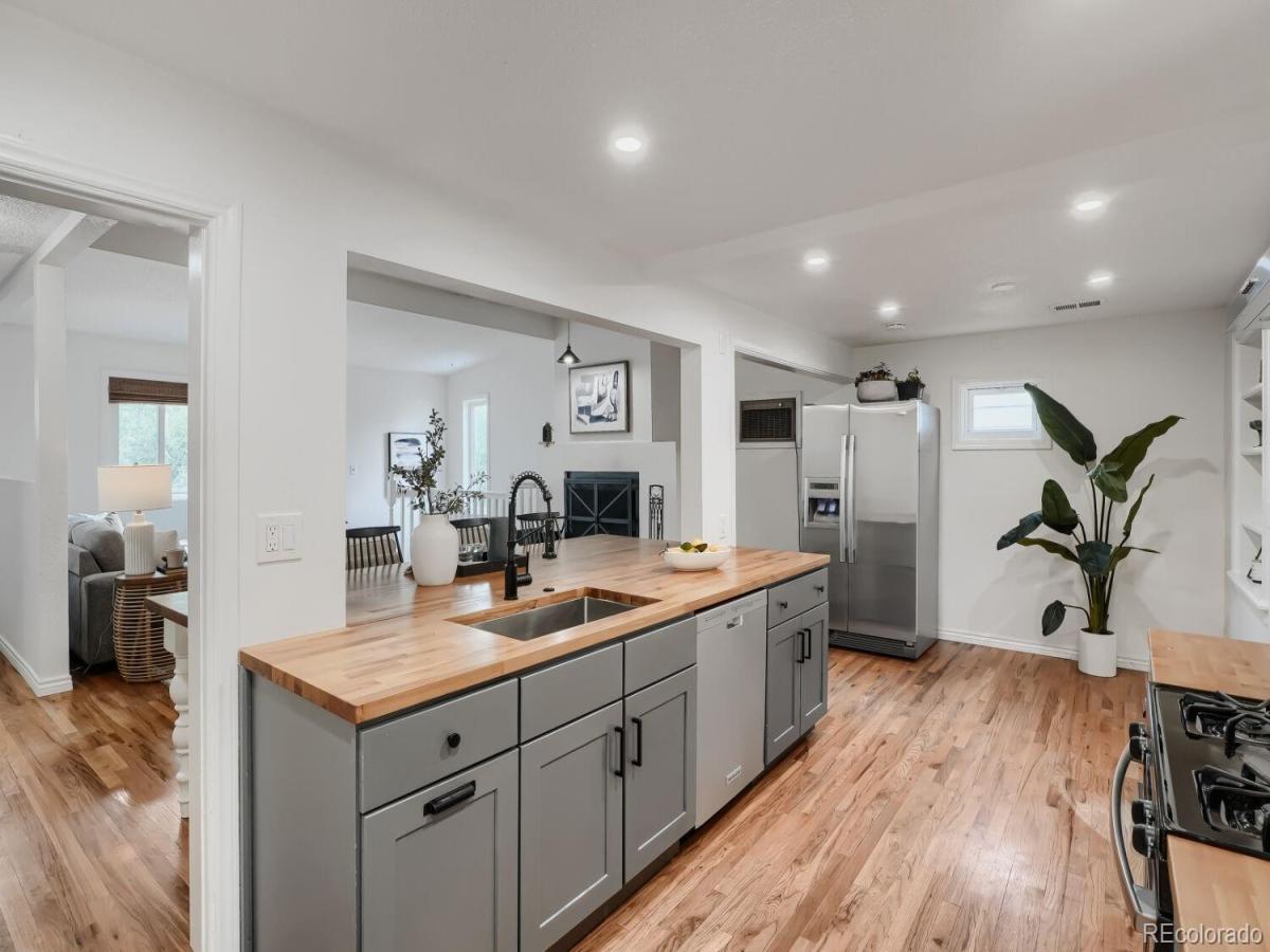 1769 Geneva Street Aurora CO 80010 | MLS #REC7666548 MLS #REC7666548 image #0