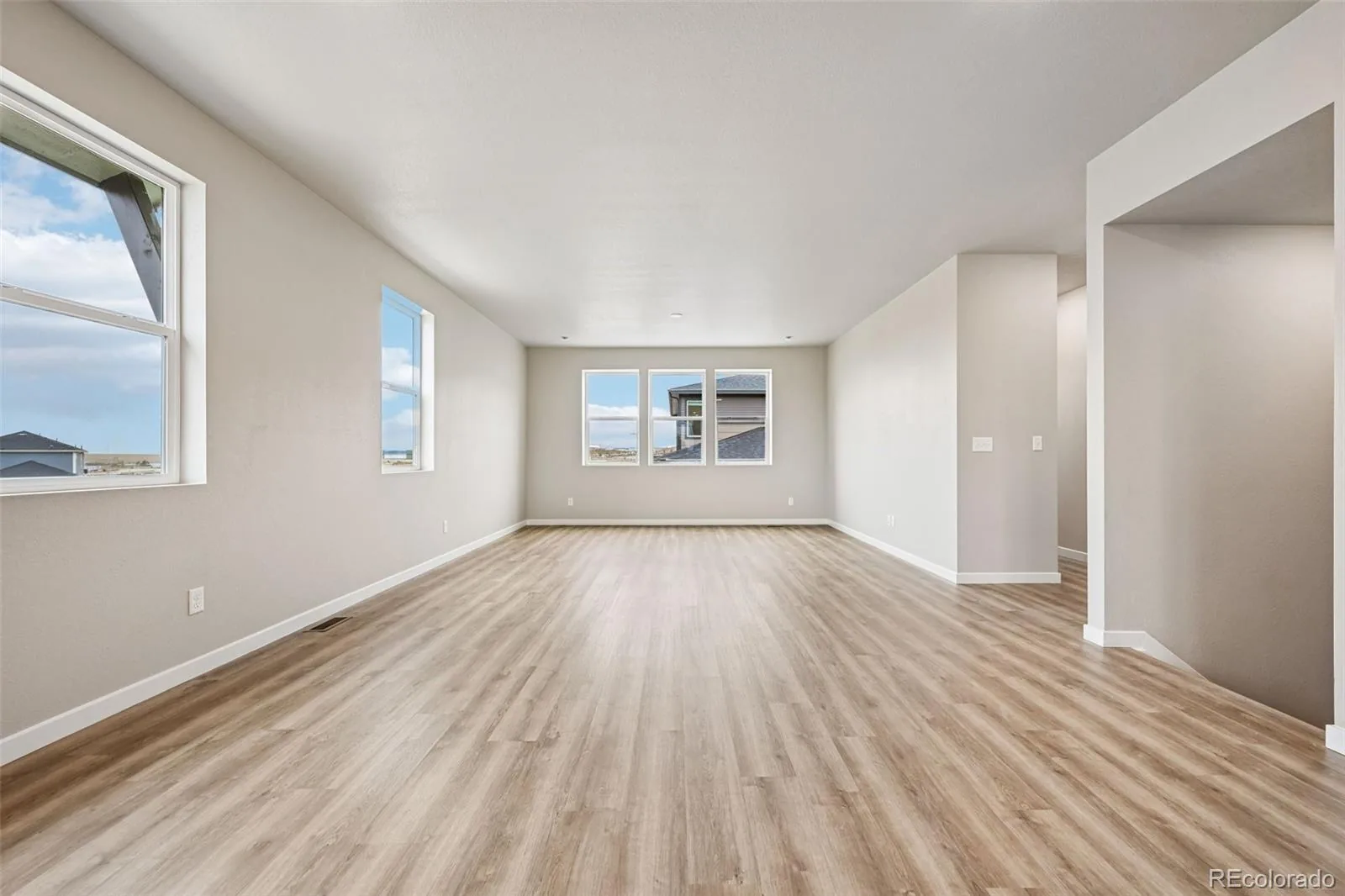 24111 E 54th Place Aurora CO 80019 | MLS #REC7670152 07292026002811 1600 1