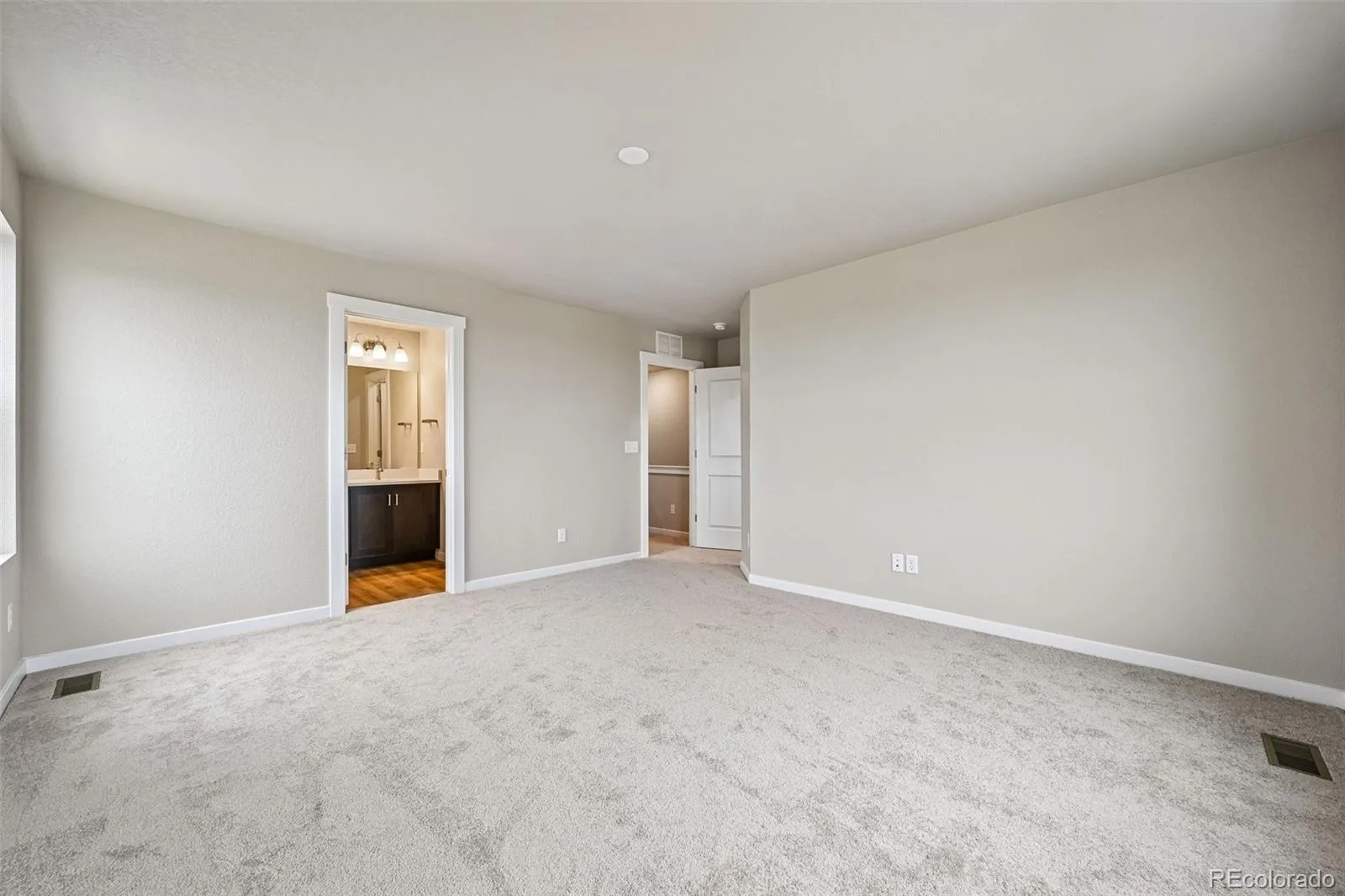 24111 E 54th Place Aurora CO 80019 | MLS #REC7670152 07292026002811 1600 23