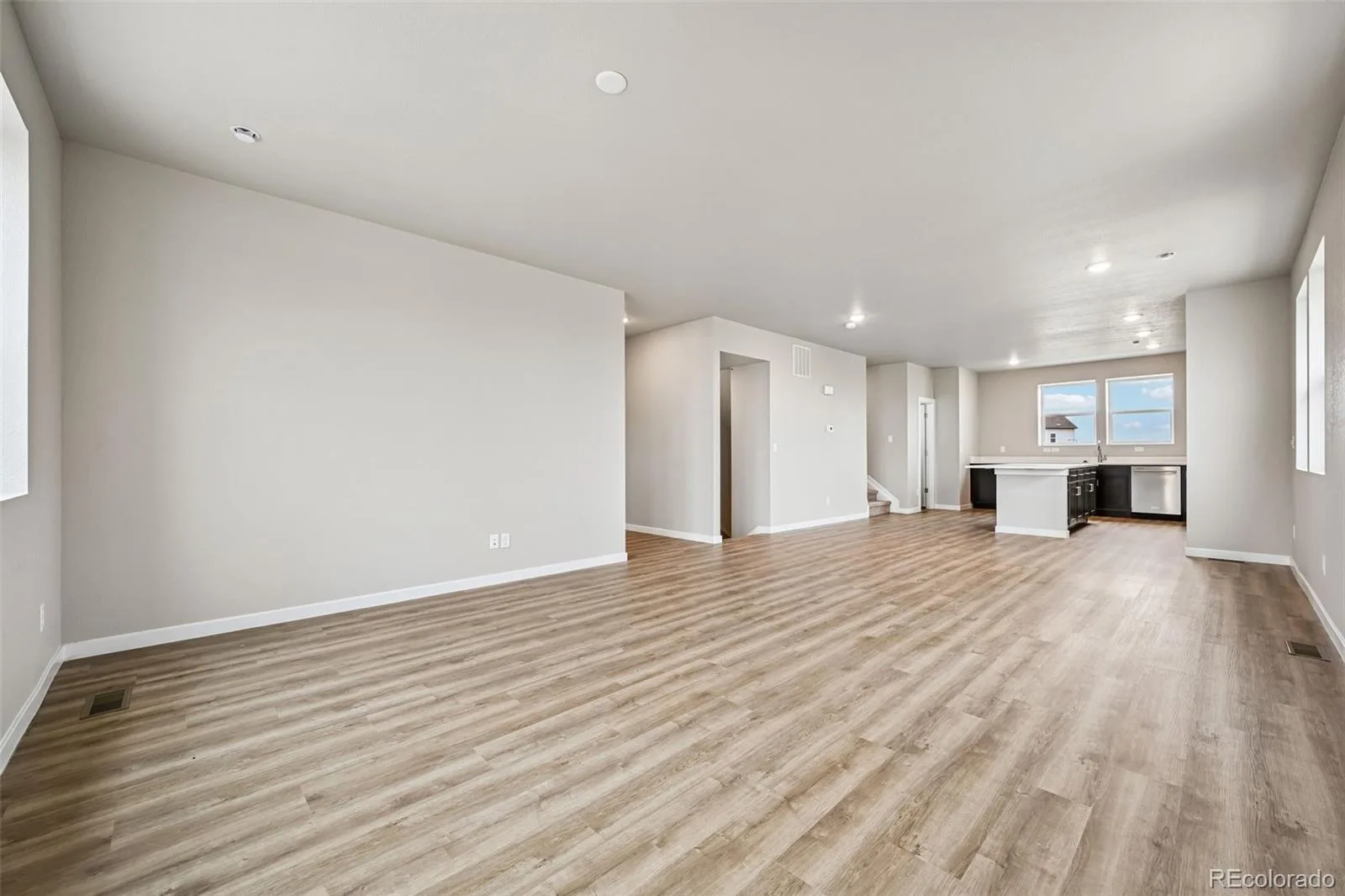 24111 E 54th Place Aurora CO 80019 | MLS #REC7670152 07292026002811 1600 3