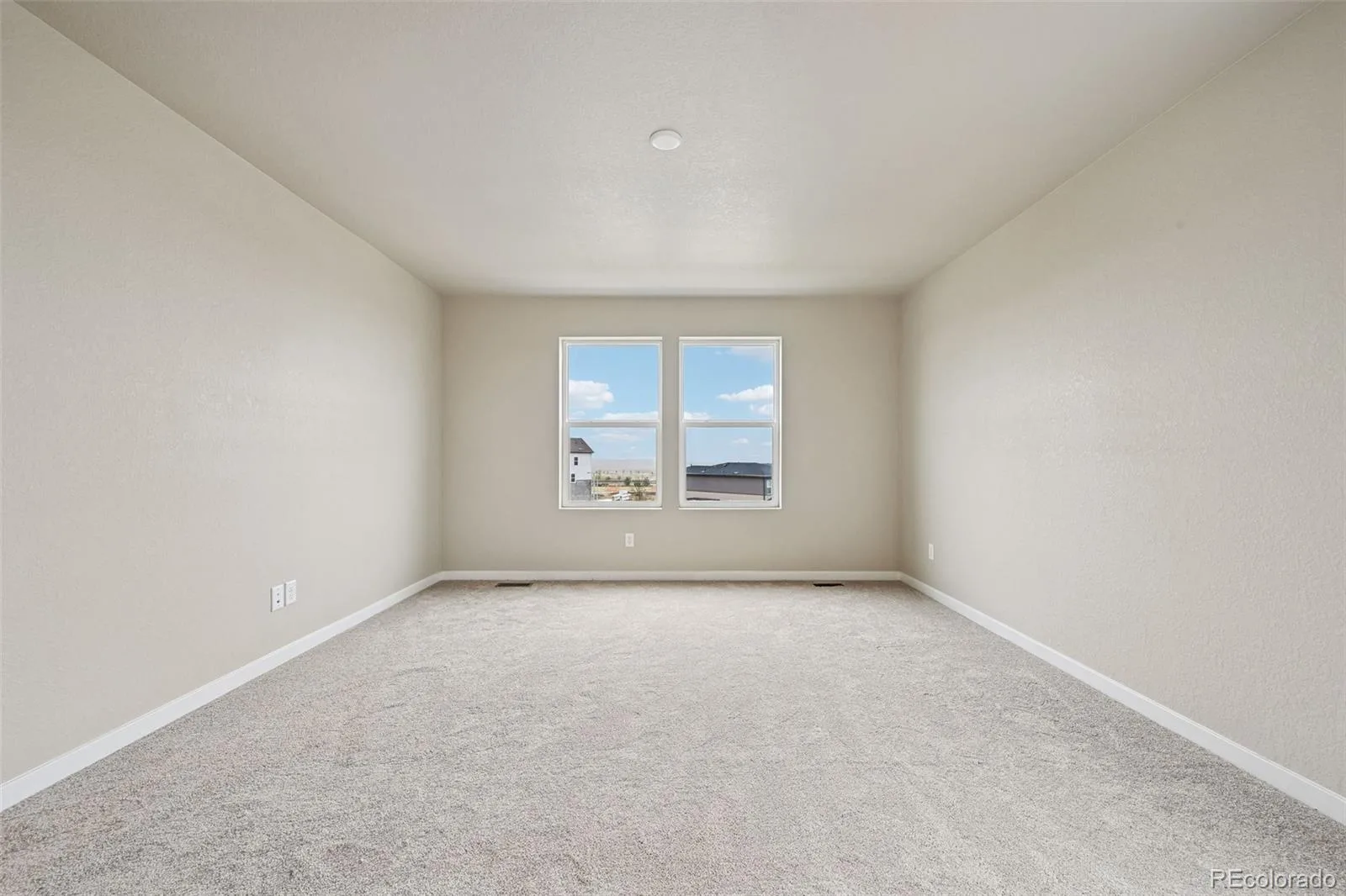 24111 E 54th Place Aurora CO 80019 | MLS #REC7670152 07292026002811 1600 33