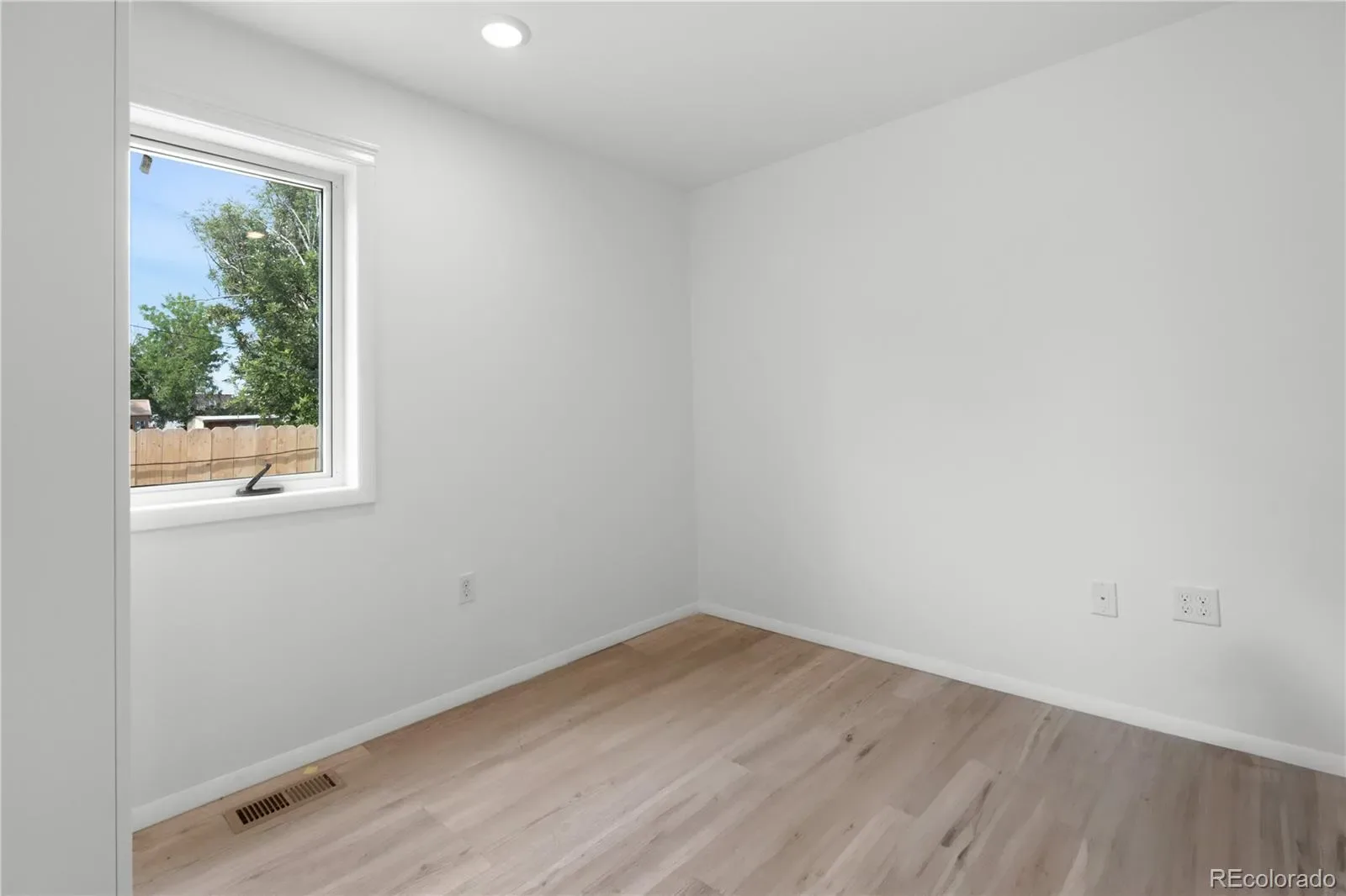1957 Blackhawk Street Aurora CO 80011 MLS #REC7671629 03292026143142 1600 11