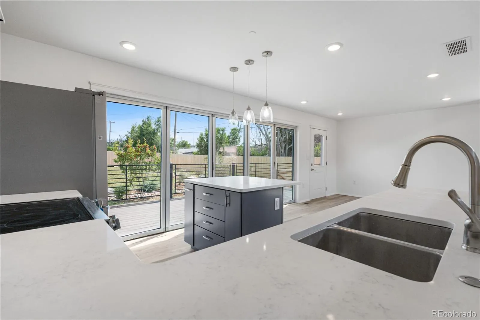 1957 Blackhawk Street Aurora CO 80011 MLS #REC7671629 03292026143142 1600 6