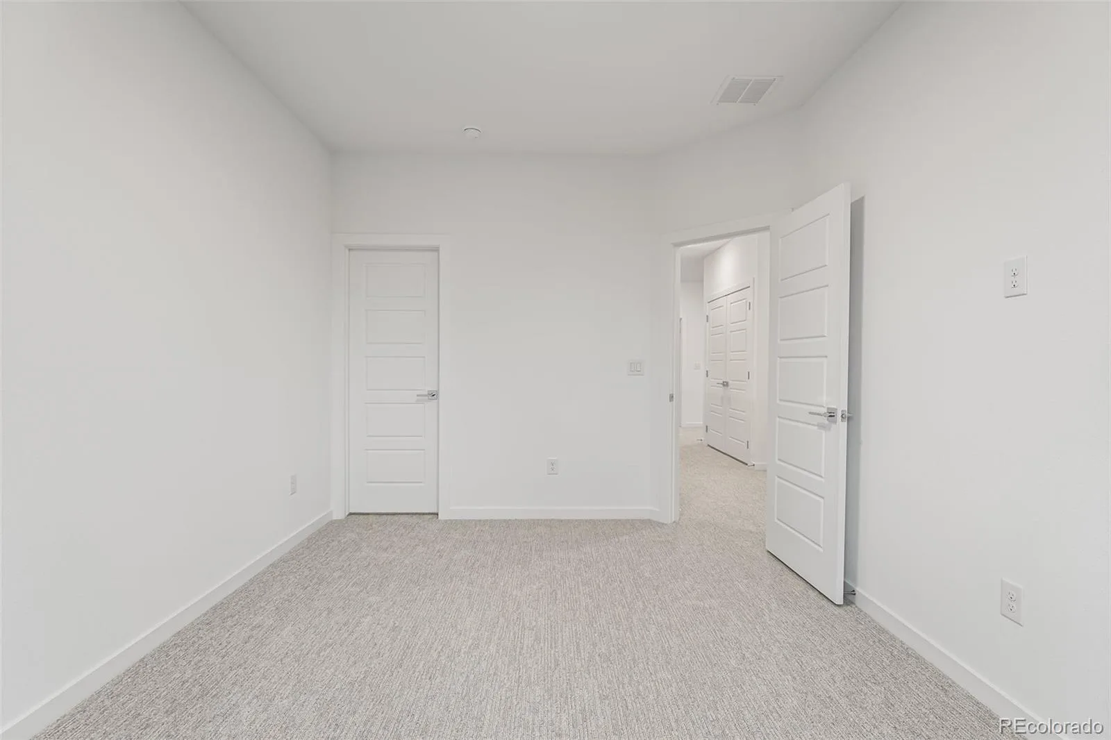 12318 W 58th Court Arvada CO 80004 | MLS #REC7674232 08212026214447 1600 38