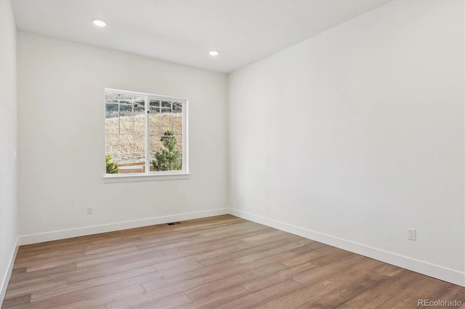 1300 Oleander Street Castle Rock CO 80109 | MLS #REC7674587 08142026184324 1600 14