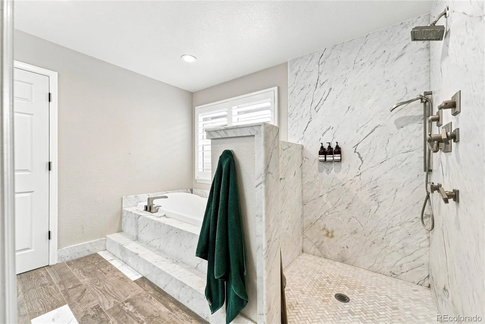 1658 Spring Water Place Littleton CO 80129 | MLS #REC7674883 07302026215002 1600 22