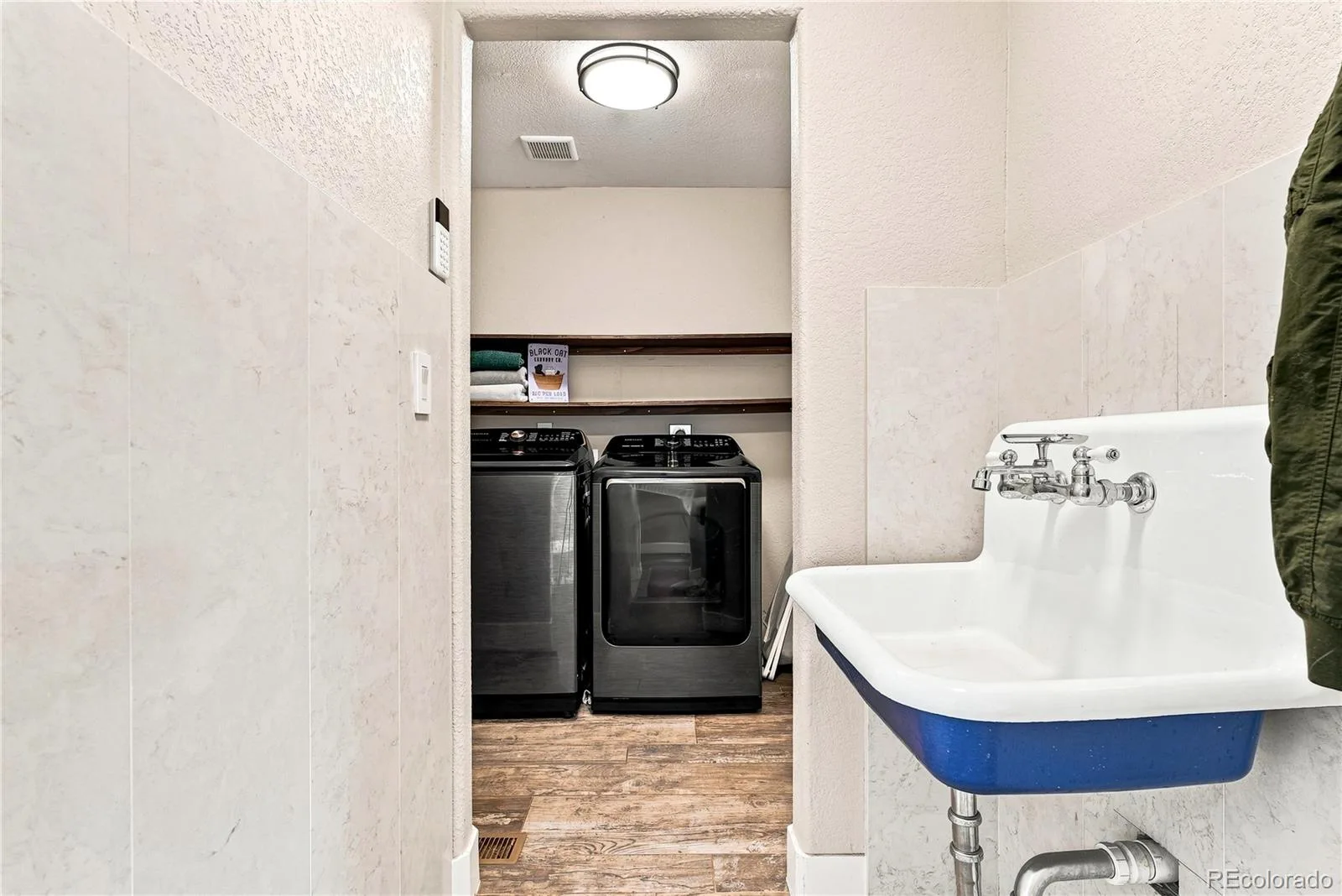 1658 Spring Water Place Littleton CO 80129 | MLS #REC7674883 07302026215002 1600 24