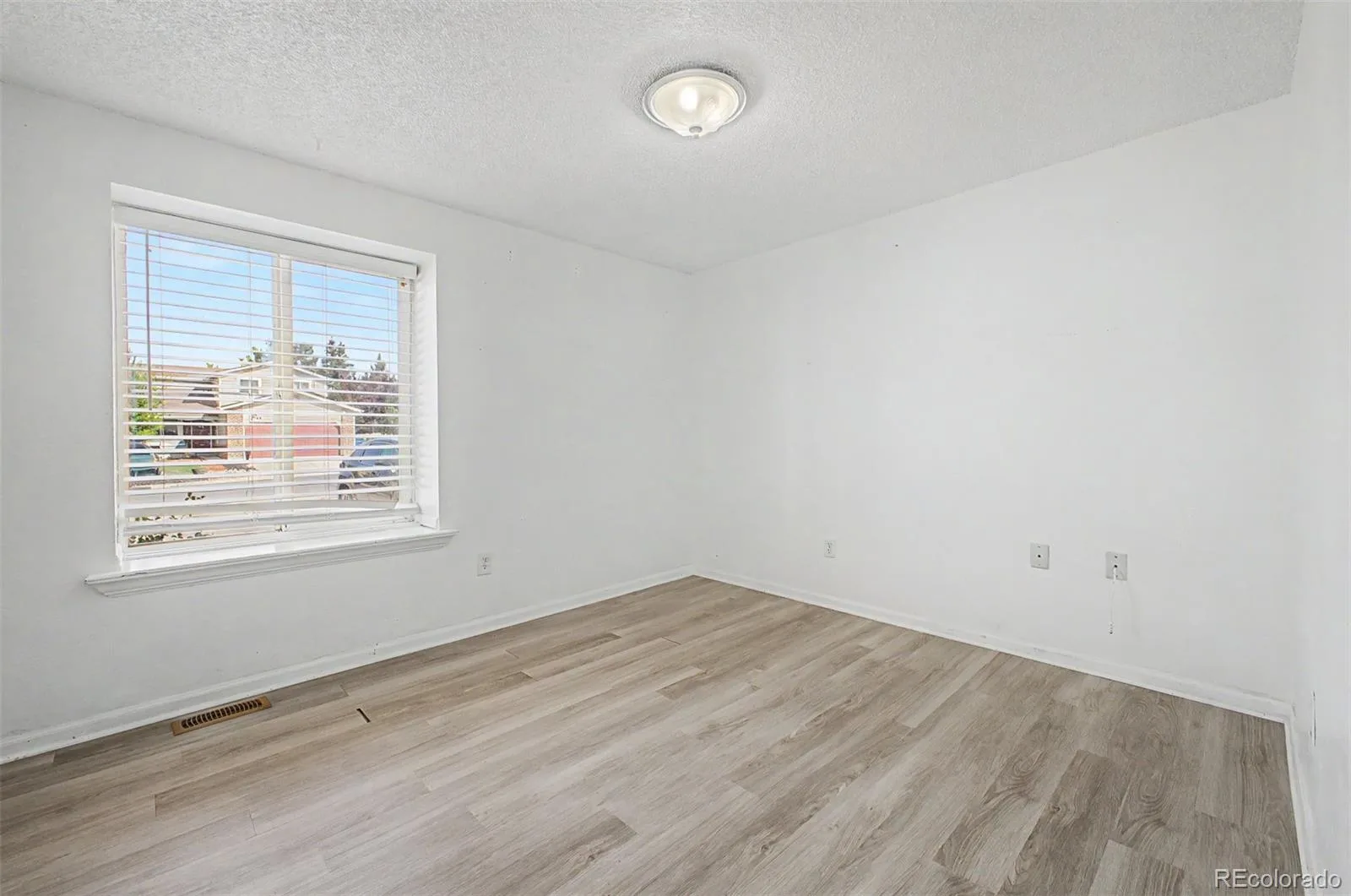 2757 S Salida Street Aurora CO 80013 MLS #REC7675892 06012026162128 1600 21