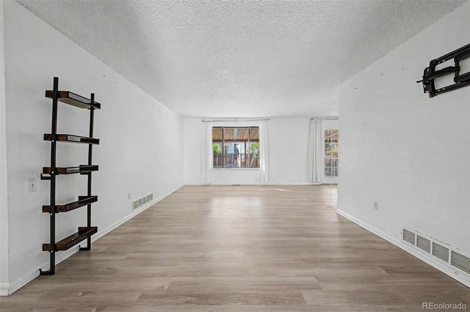 2757 S Salida Street Aurora CO 80013 MLS #REC7675892 06012026162128 1600 6
