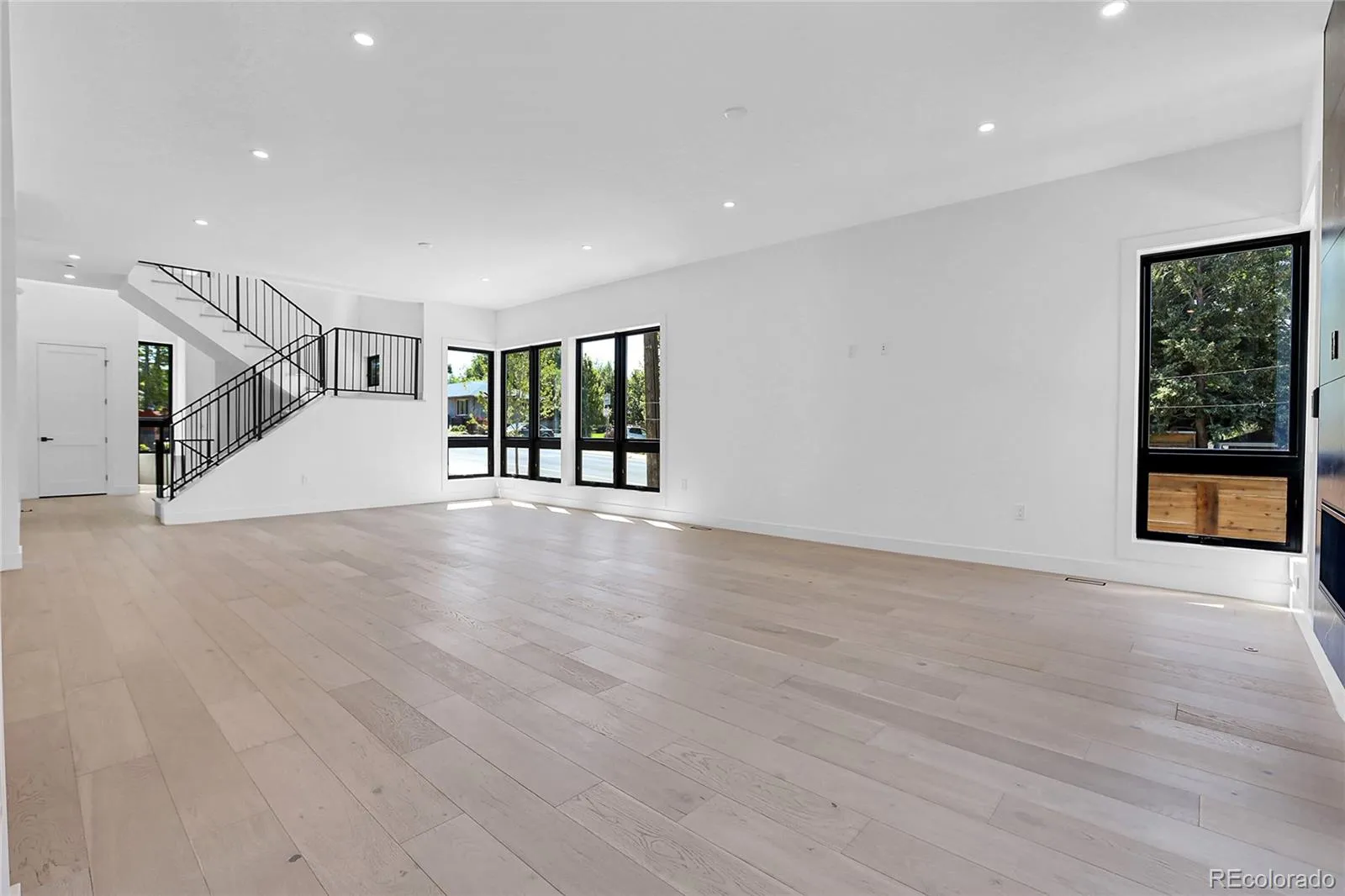 04132026023541 1600 16