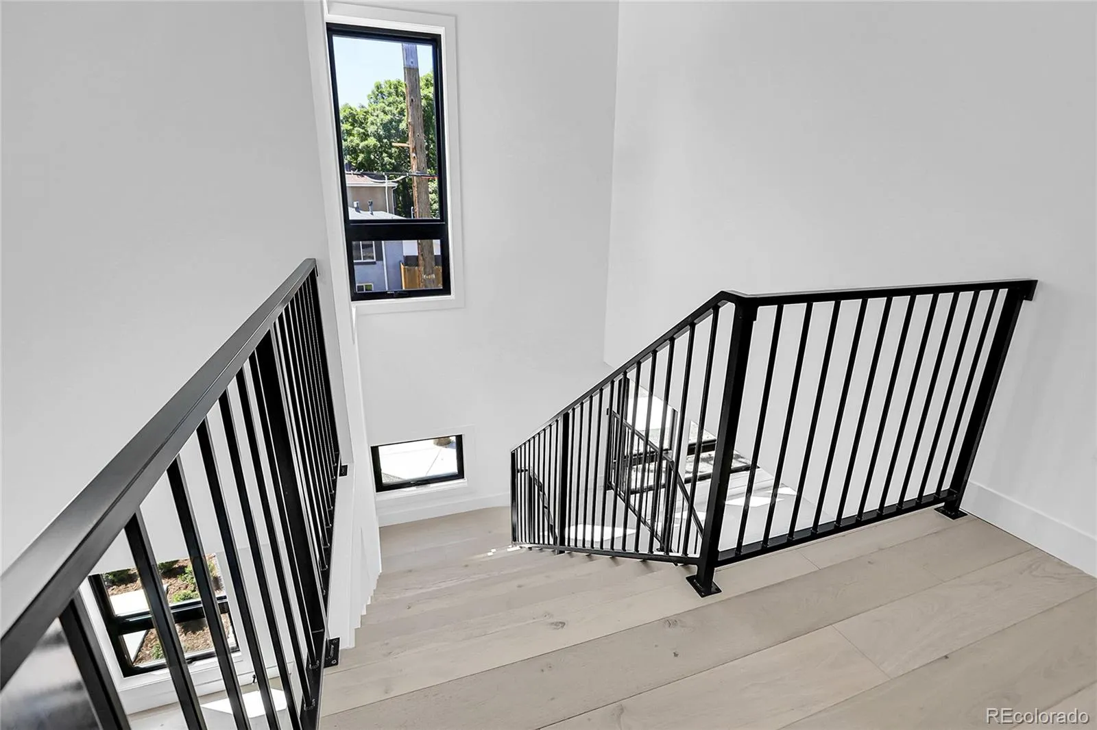 04132026023541 1600 32