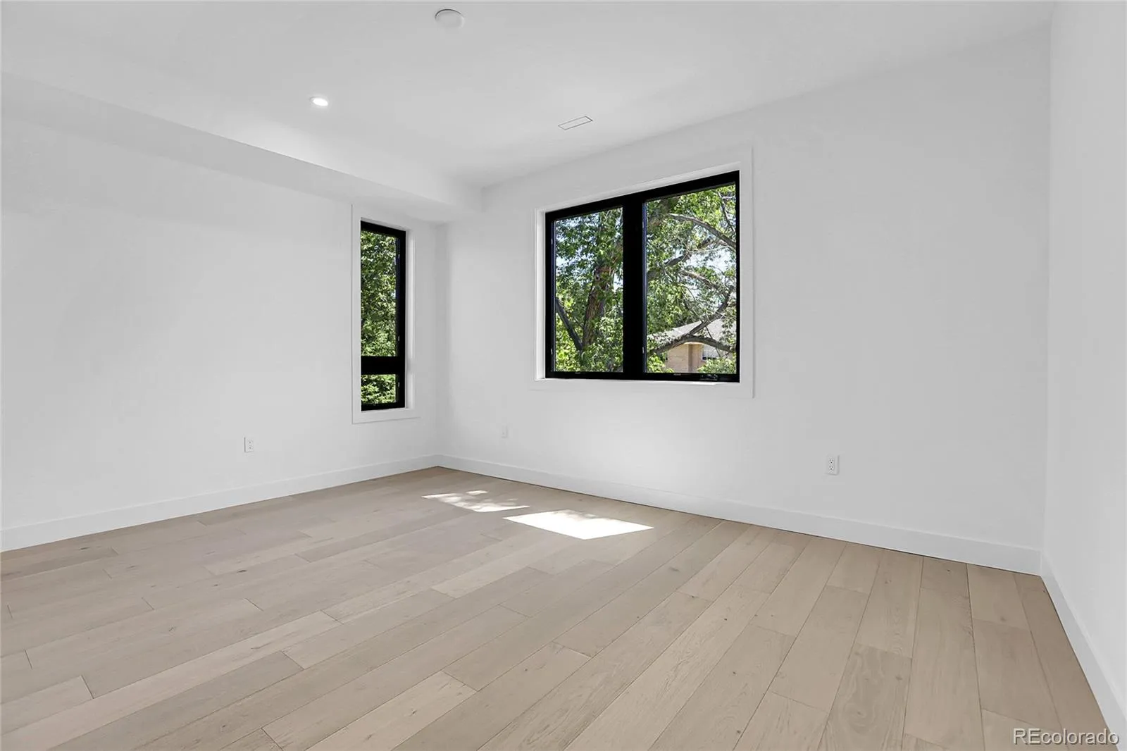 04132026023541 1600 33