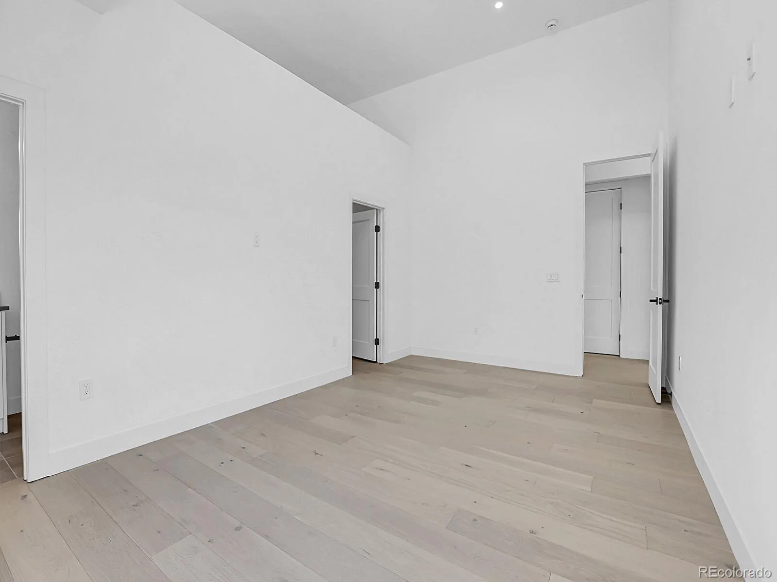 1491 S York Street Denver CO 80210 MLS #REC7681224 05222026000333 1600 23