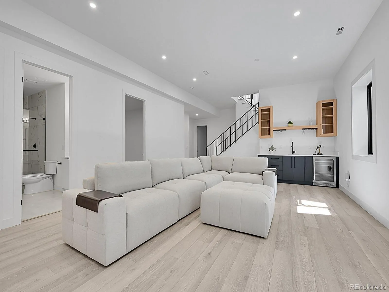 1491 S York Street Denver CO 80210 MLS #REC7681224 05222026000333 1600 37