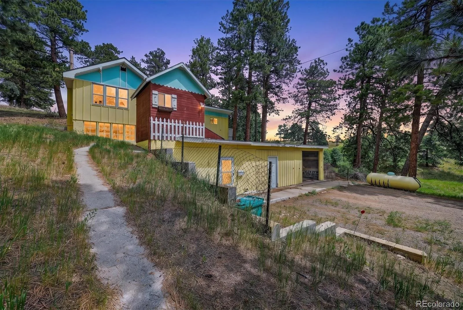 25049 US Highway 40 Golden CO 80401 | MLS #REC7684281 08182026125803 1600 14