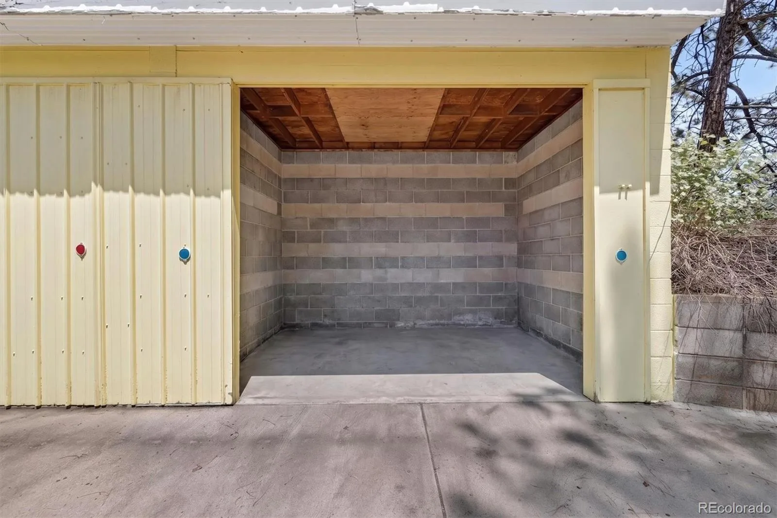 25049 US Highway 40 Golden CO 80401 | MLS #REC7684281 08182026125803 1600 31