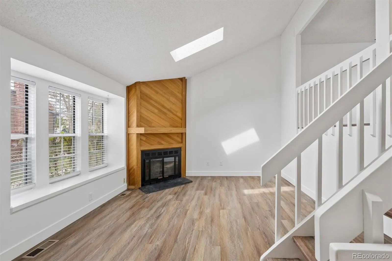 17213 E Stanford Avenue #F Aurora CO 80015 MLS #REC7686692 05162026160549 1600 3