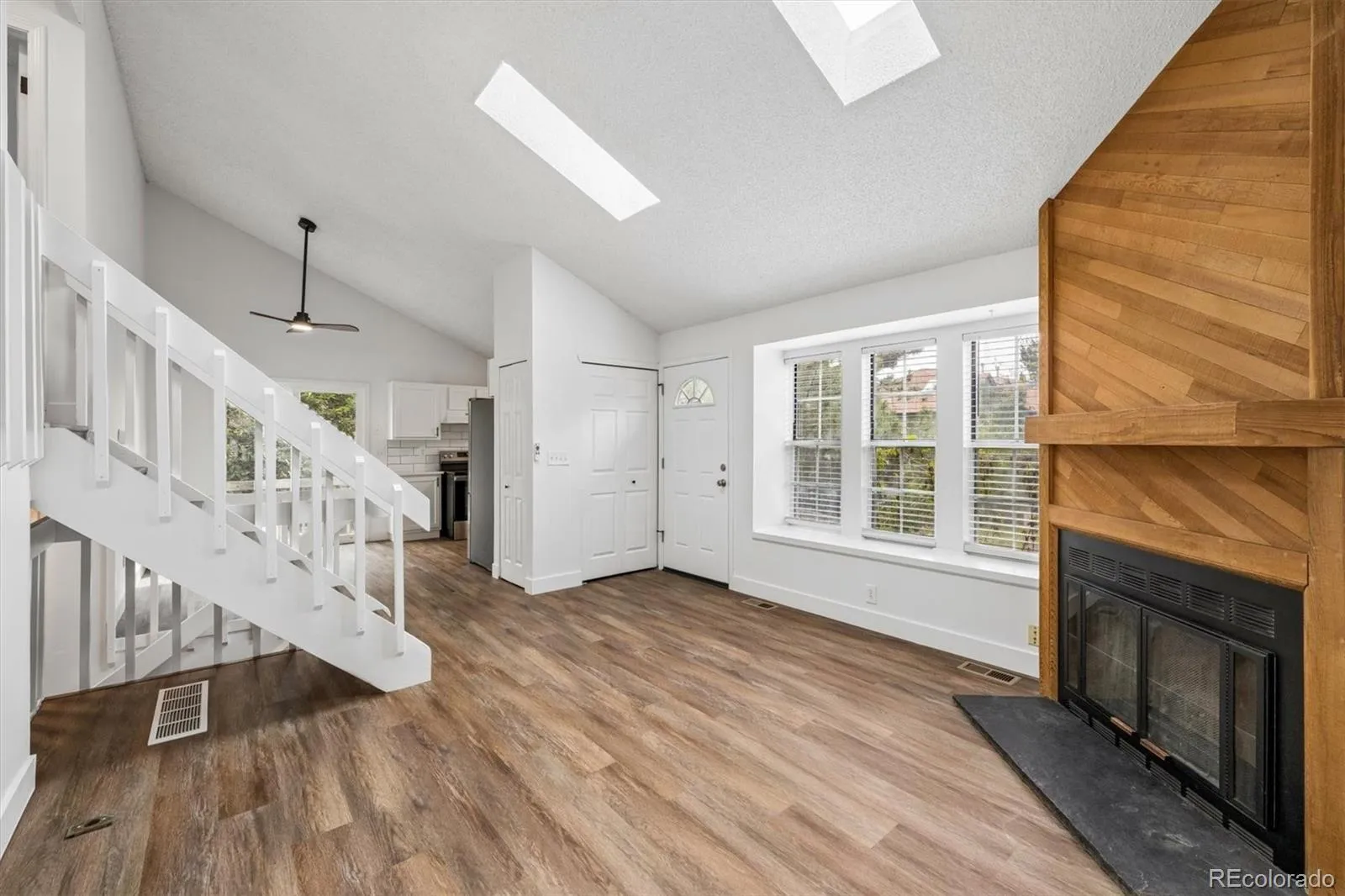 17213 E Stanford Avenue #F Aurora CO 80015 MLS #REC7686692 05162026160549 1600 4
