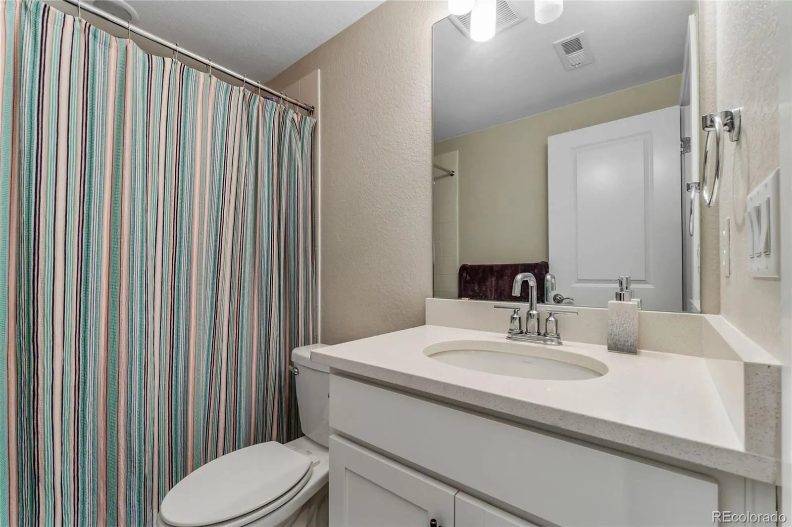 23933 E 39th Avenue Aurora CO 80019 MLS #REC7688498 05212026184948 1600 14