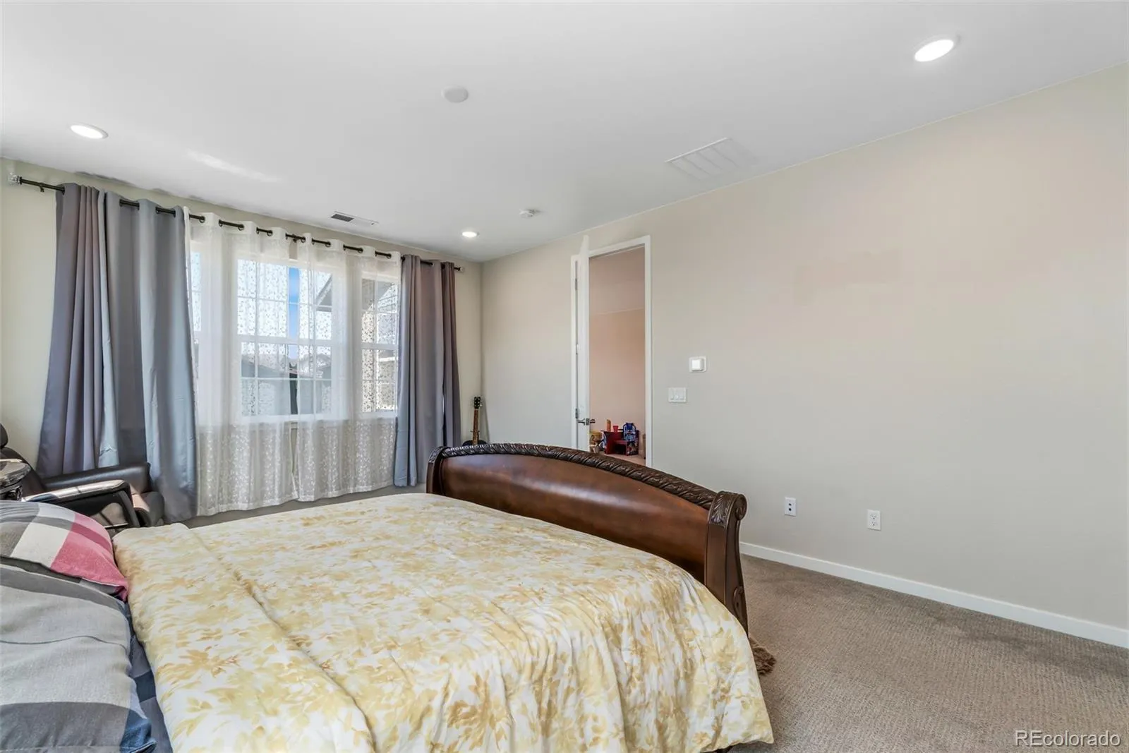 23933 E 39th Avenue Aurora CO 80019 MLS #REC7688498 05212026184948 1600 21