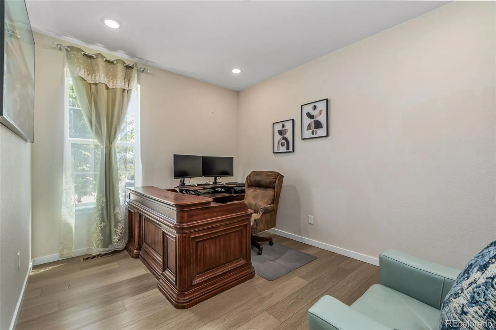 23933 E 39th Avenue Aurora CO 80019 MLS #REC7688498 05212026184948 1600 4