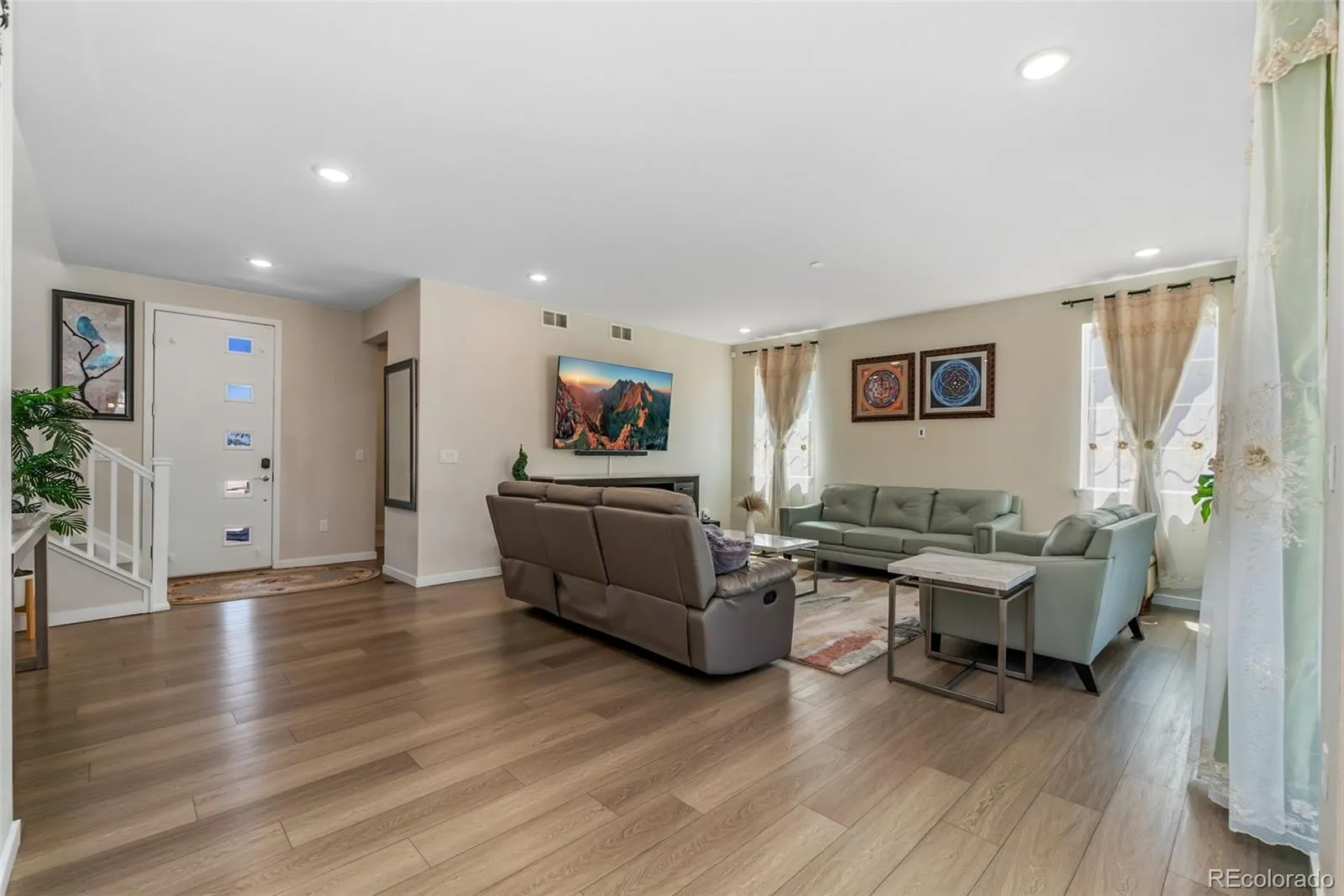 23933 E 39th Avenue Aurora CO 80019 MLS #REC7688498 05212026184948 1600 8