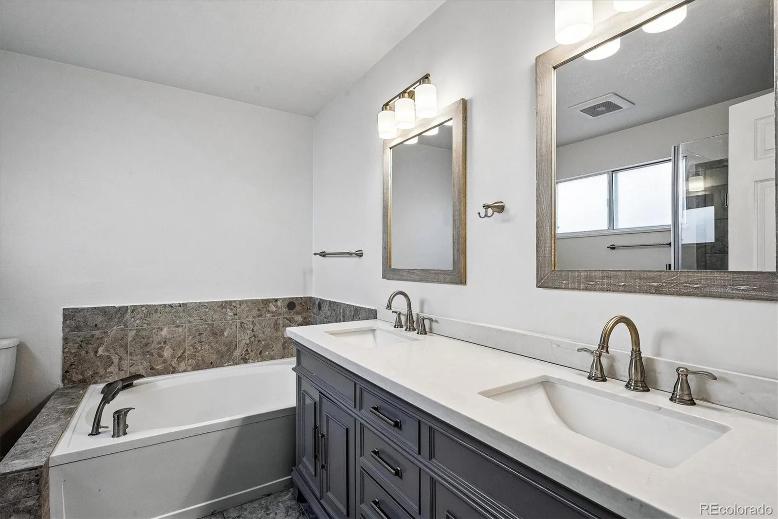 9445 Cheshire Court Highlands Ranch CO 80130 | MLS #REC7693354 08262026194555 1600 8