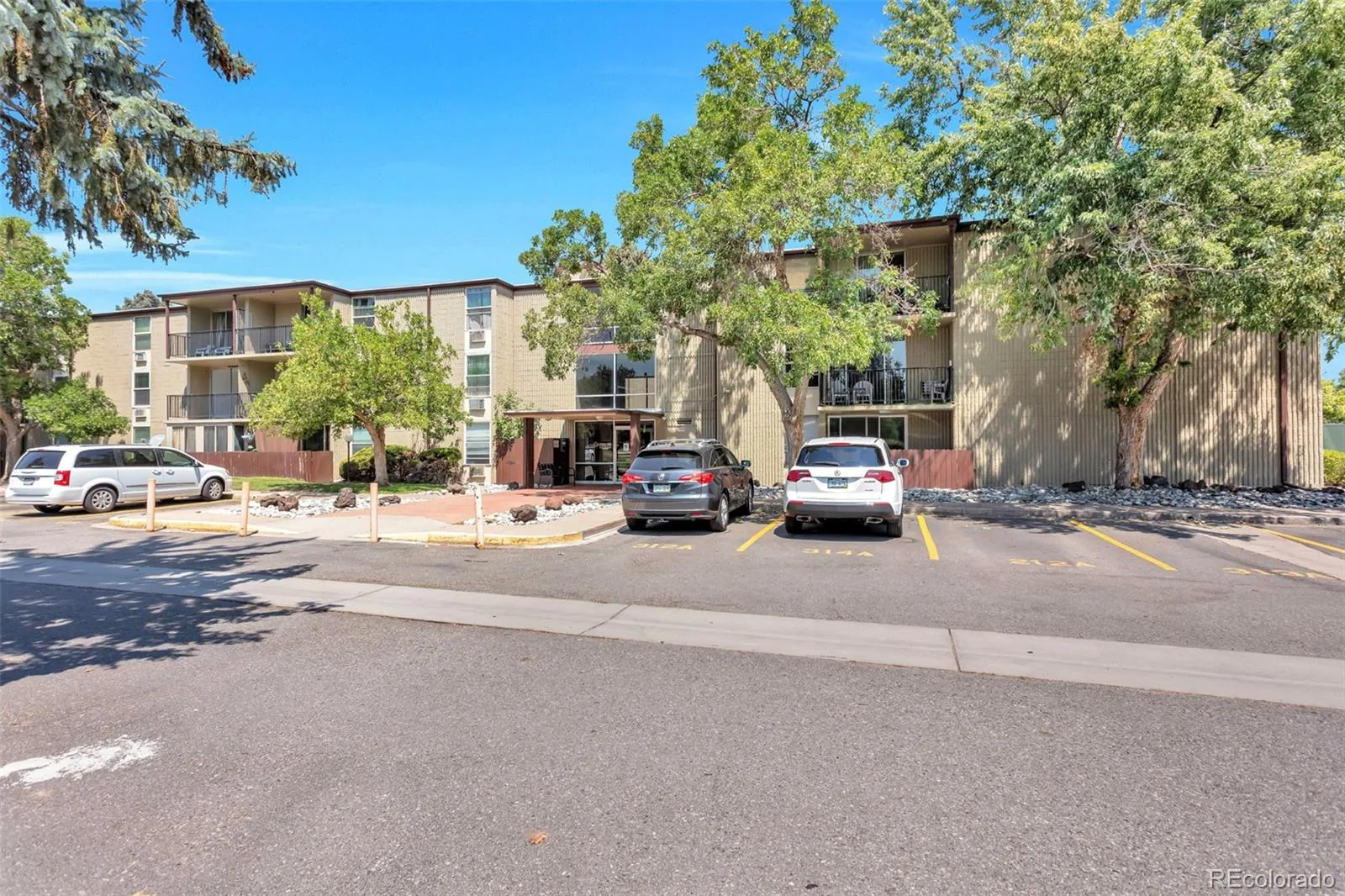 2281 S Vaughn Way #104A Aurora CO 80014 | MLS #REC7694955 08132026070517 1600 1