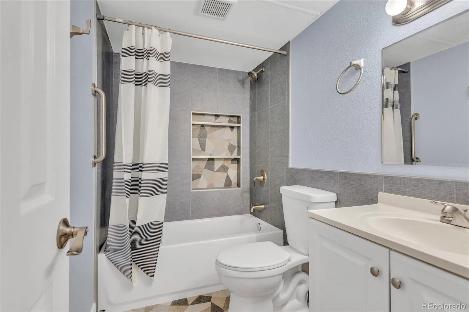 2281 S Vaughn Way #104A Aurora CO 80014 | MLS #REC7694955 08132026070517 1600 11