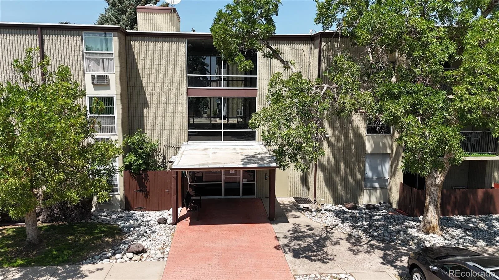 2281 S Vaughn Way #104A Aurora CO 80014 | MLS #REC7694955 08132026070517 1600 23
