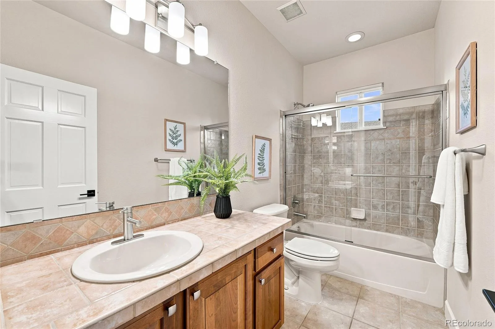 8151 S Algonquian Circle Aurora CO 80016 | MLS #REC7696139 09222026224605 1600 19