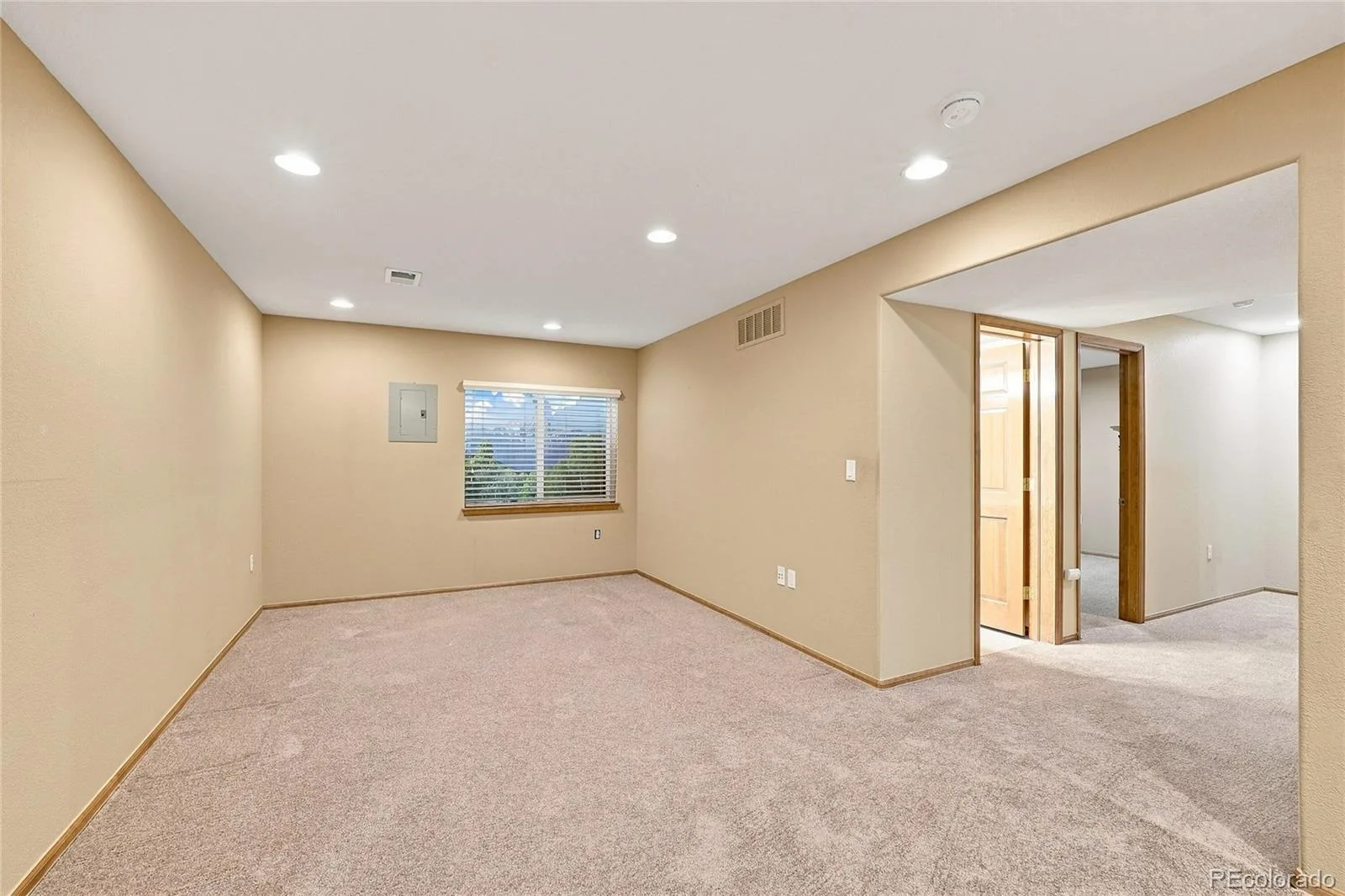 8151 S Algonquian Circle Aurora CO 80016 | MLS #REC7696139 09222026224605 1600 22