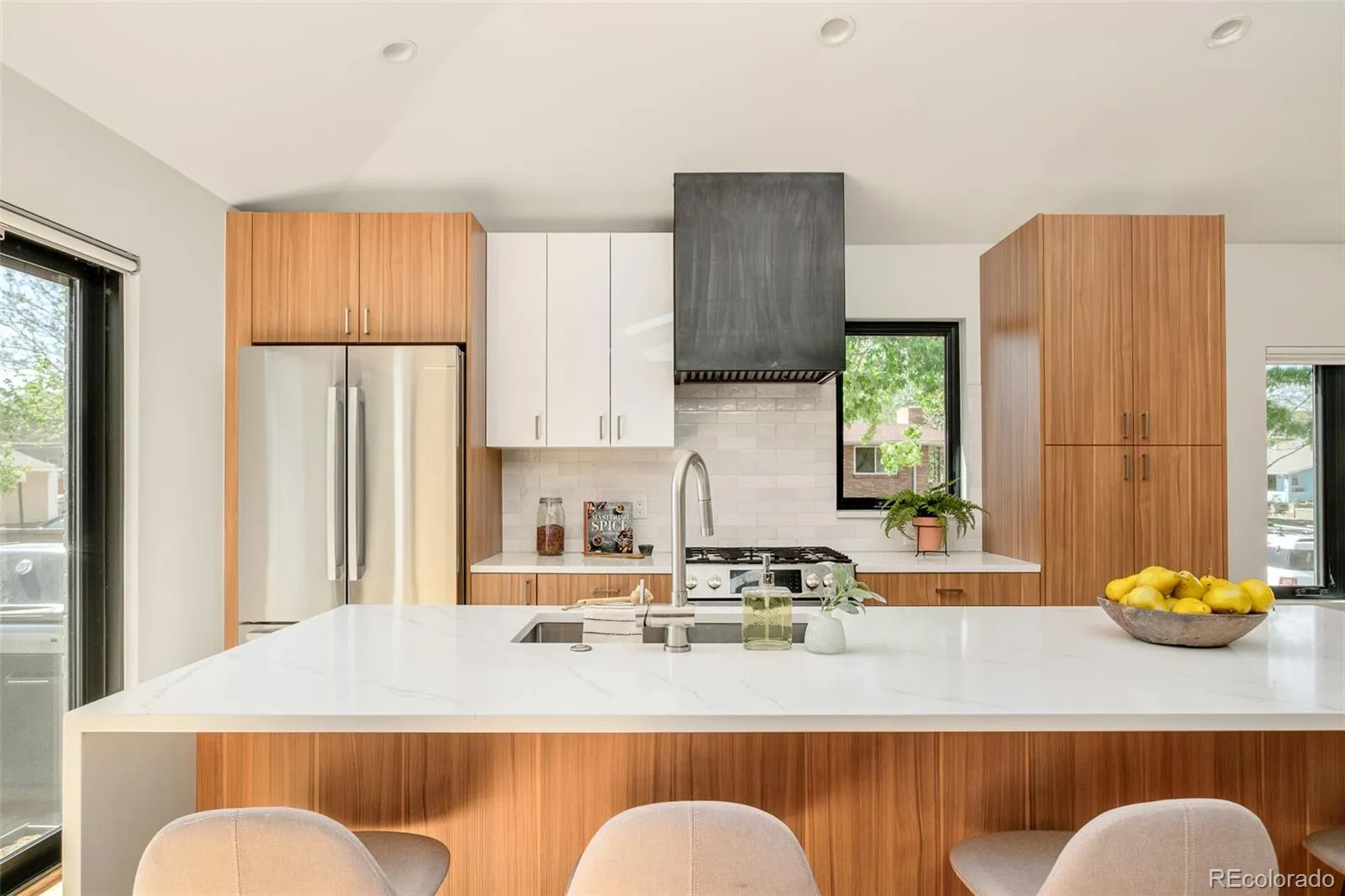 04212026183903 1600 16