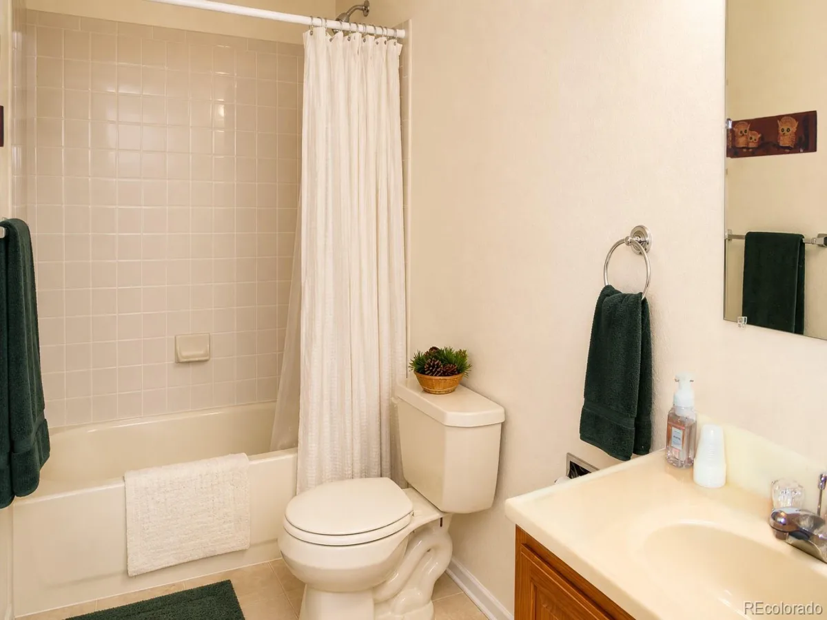 8148 S Biloxi Court Aurora CO 80016 | MLS #REC7717576 08032026221703 1200 25