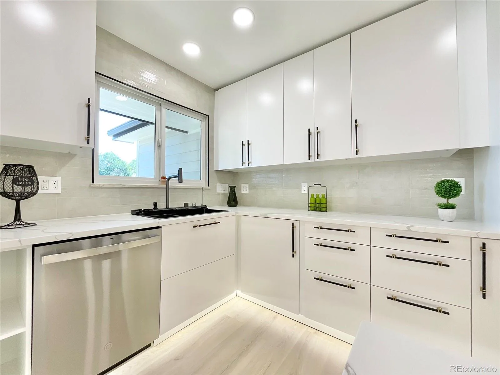 1455 S Hoyt Street Lakewood CO 80232 | MLS #REC7719355 08282026000444 1600 9