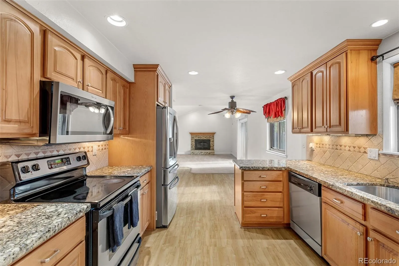6189 S Ash Circle Centennial CO 80121 MLS #REC7726052 04182026170210 1600 16