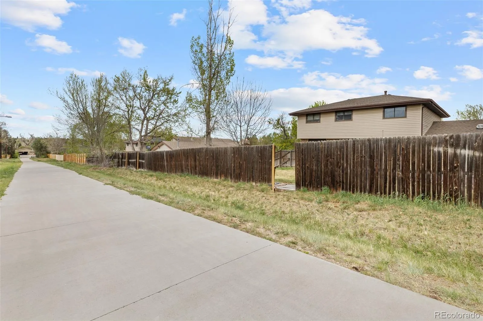 6189 S Ash Circle Centennial CO 80121 MLS #REC7726052 04182026170210 1600 47