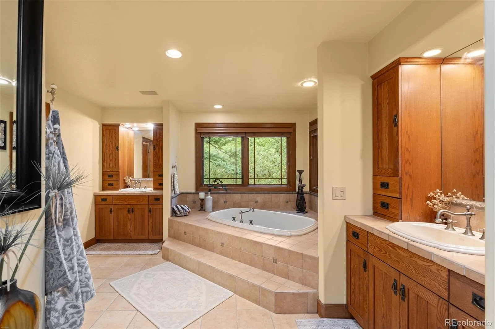 4737 Ponderosa Trail Littleton CO 80125 | MLS #REC7732106 08262026011538 1600 29