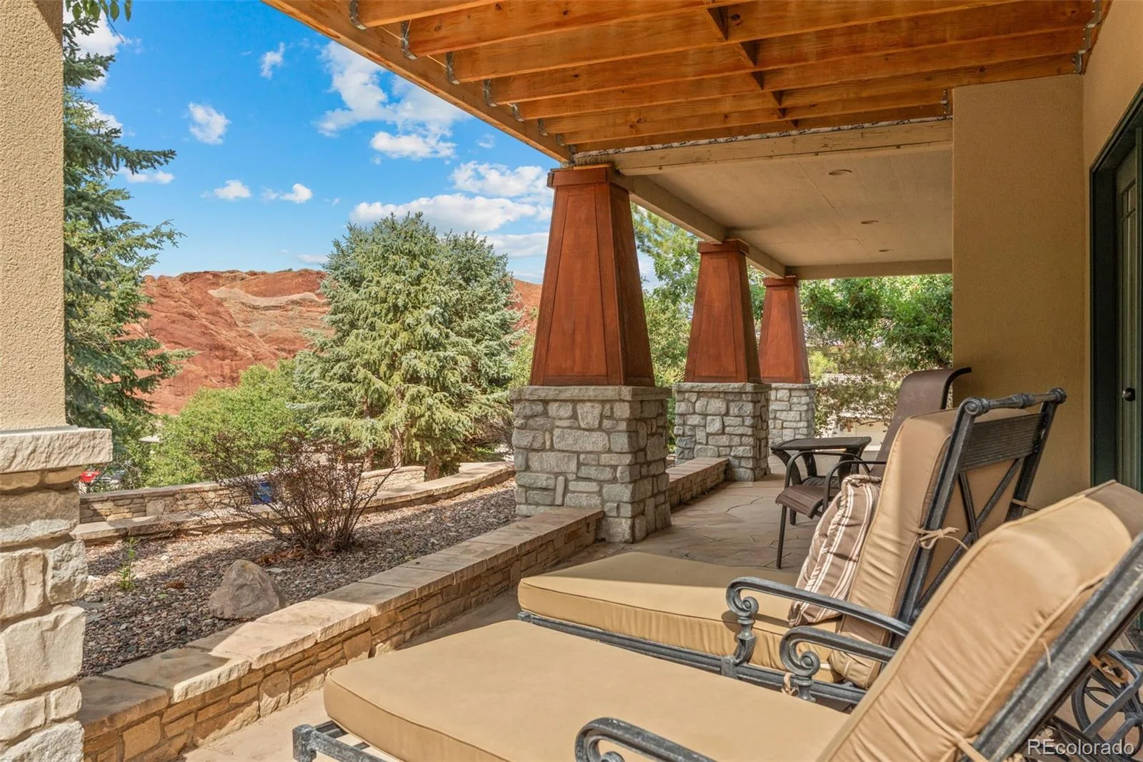 4737 Ponderosa Trail Littleton CO 80125 | MLS #REC7732106 08262026011538 1600 37