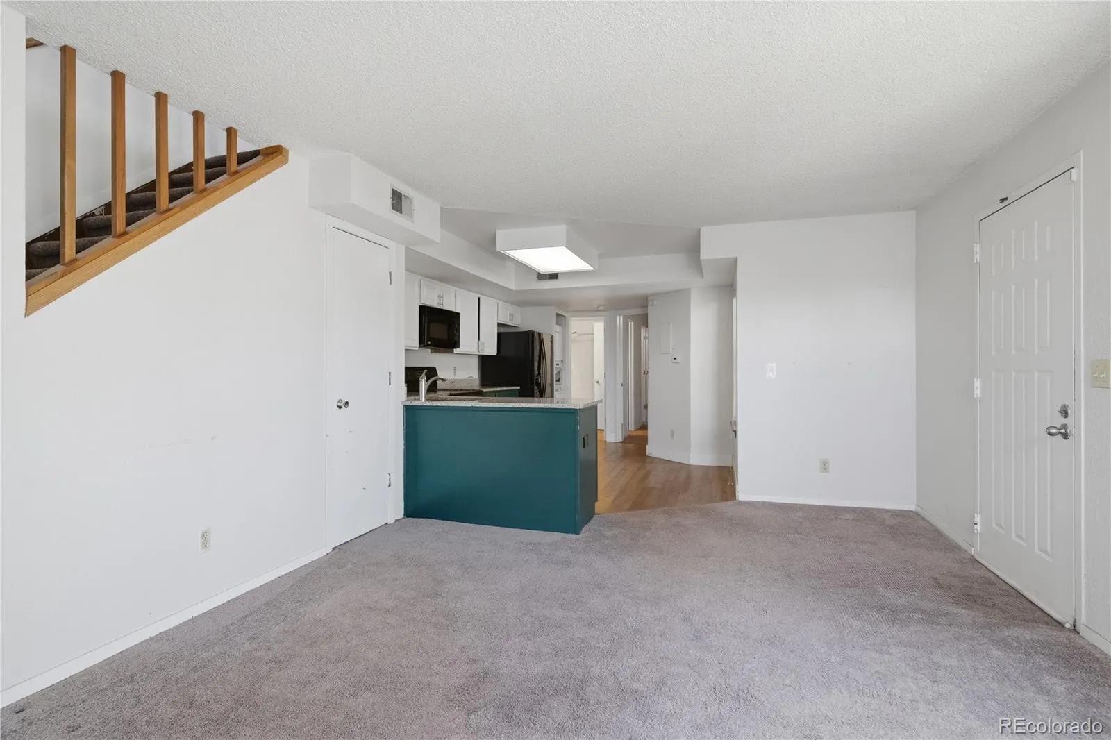 992 S Dearborn Way #12 Aurora CO 80012 MLS #REC7736535 05152026200930 1600 18