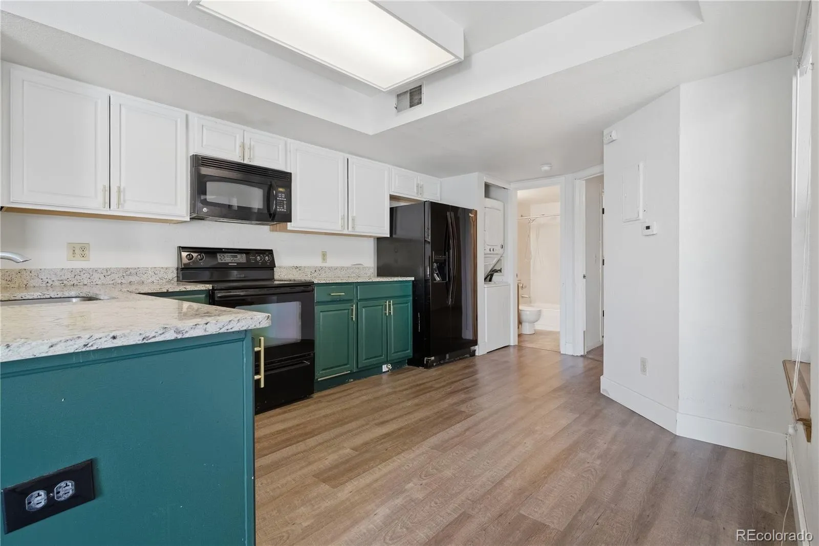 992 S Dearborn Way #12 Aurora CO 80012 MLS #REC7736535 05152026200930 1600 3