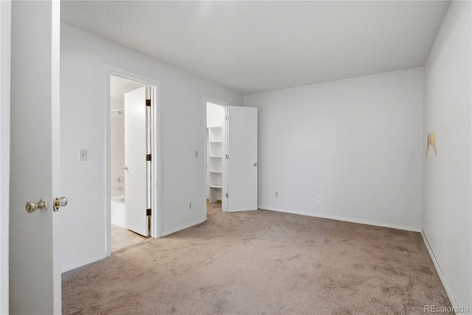 992 S Dearborn Way #12 Aurora CO 80012 MLS #REC7736535 05152026200930 1600 6