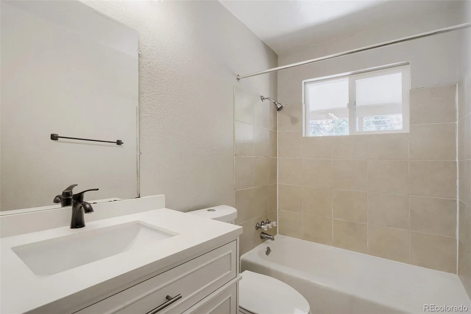 987 Vaughn Street Aurora CO 80011 | MLS #REC7739733 08242026204649 1600 11