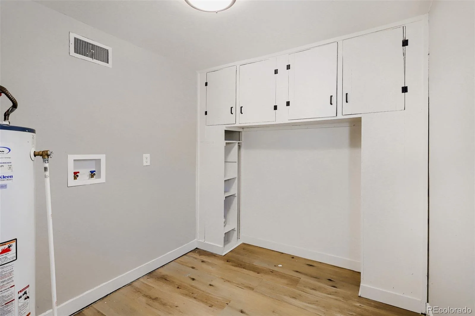 987 Vaughn Street Aurora CO 80011 | MLS #REC7739733 08242026204649 1600 13