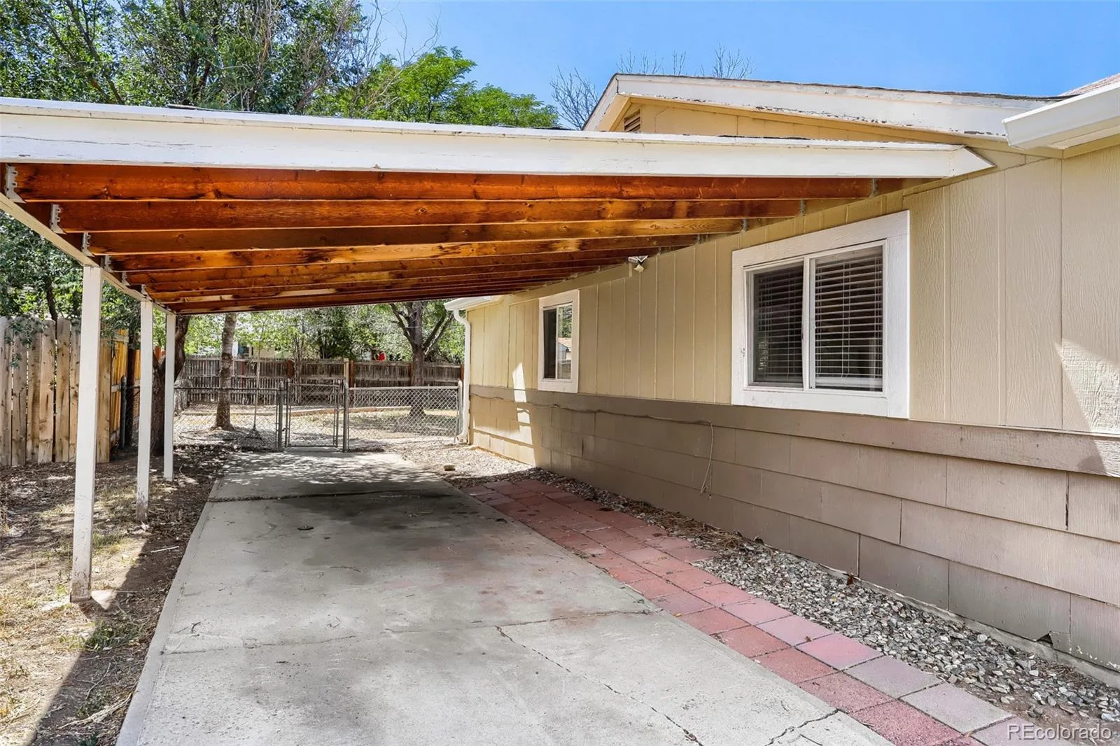 987 Vaughn Street Aurora CO 80011 | MLS #REC7739733 08242026204649 1600 16