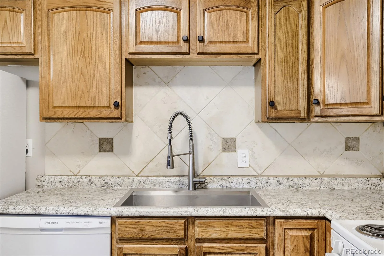987 Vaughn Street Aurora CO 80011 | MLS #REC7739733 08242026204649 1600 4
